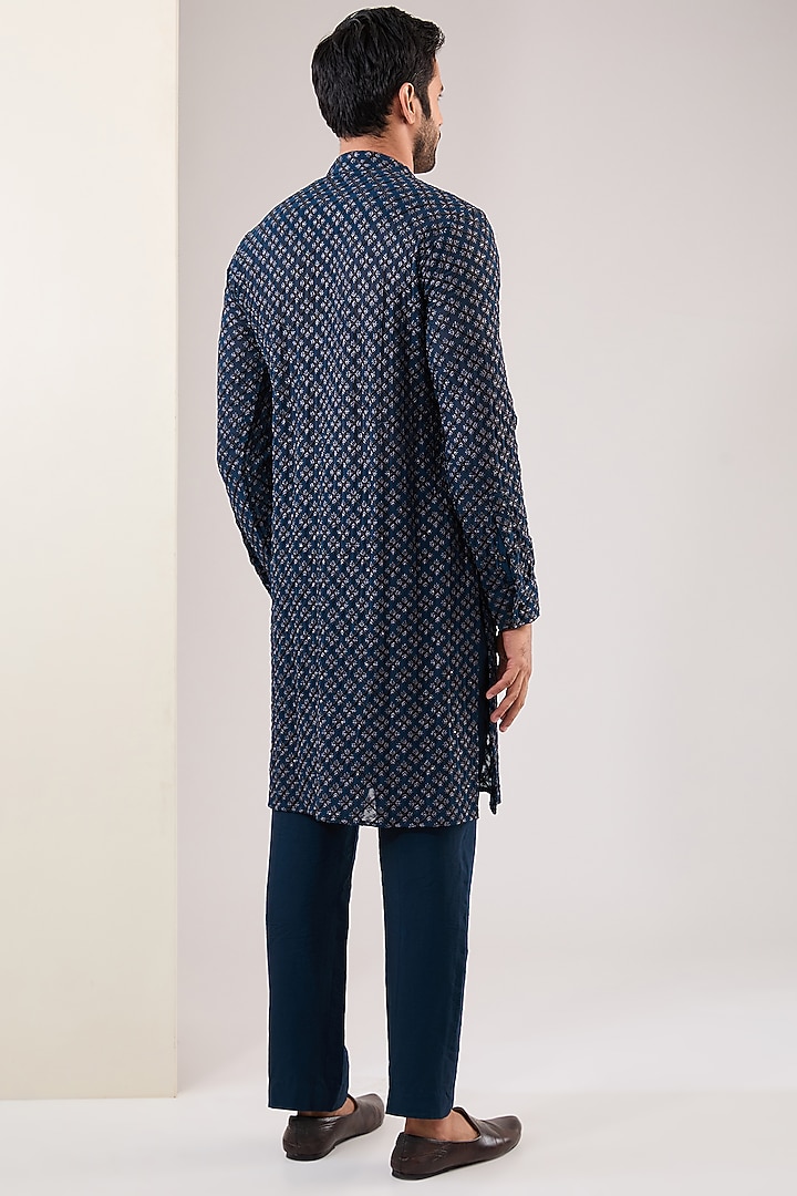 Blue Georgette Thread & Jaal Work Kurta Set by Rabani & Rakha Men at Pernia's Pop Up Shop